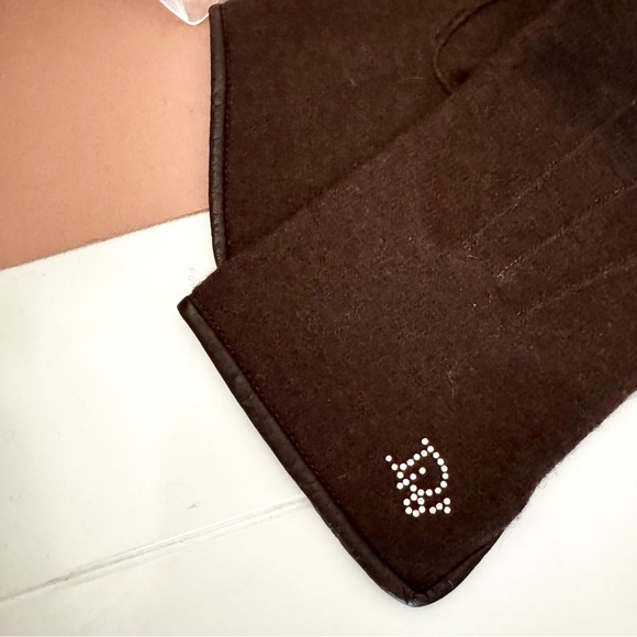 New Vintage Dior Brown Cashmere Gloves - Picture 5 of 6